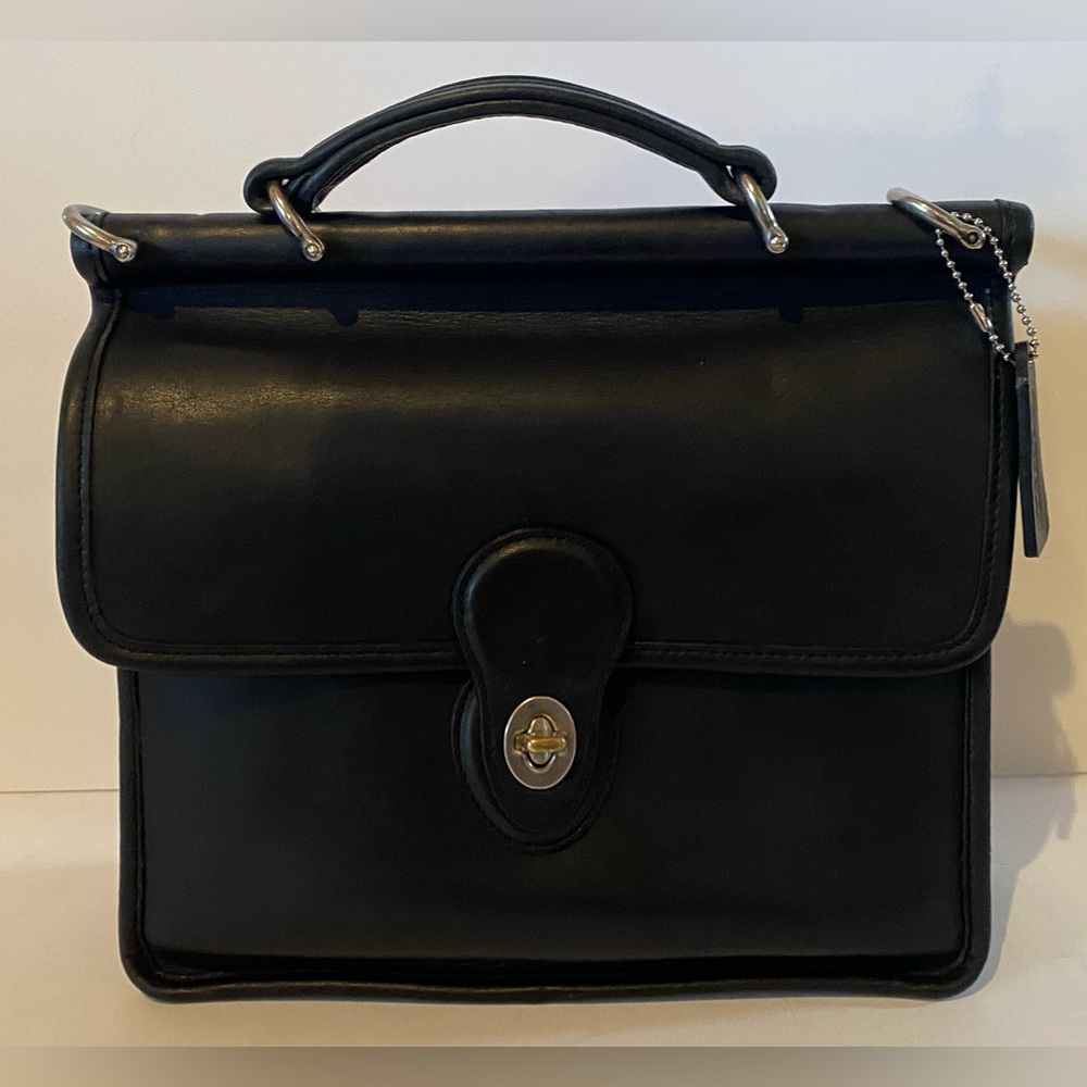 Coach Vintage Willis Bag Purse 9927
Black Leather Nickel Hardware Top
Handle